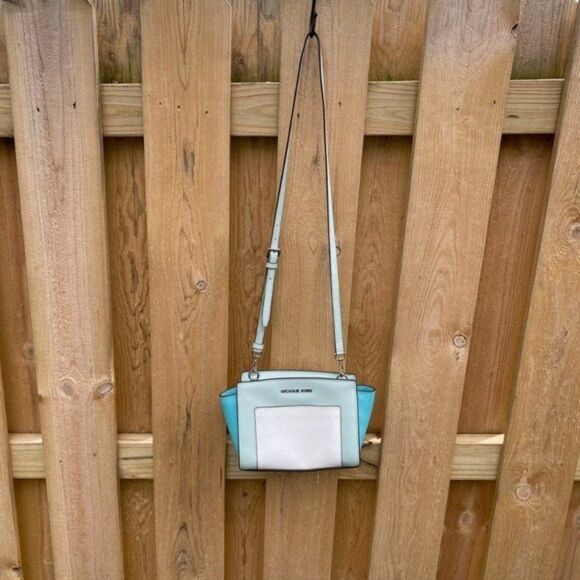 Michael Kors TRI COLOR SELMA MESSENGER - Picture 3 of 12